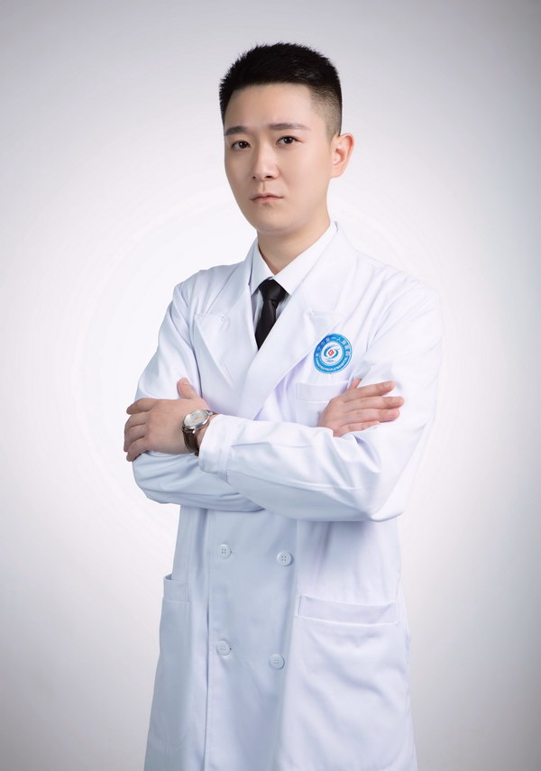 龙先成