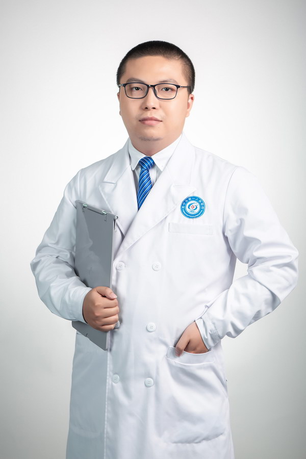 周骏