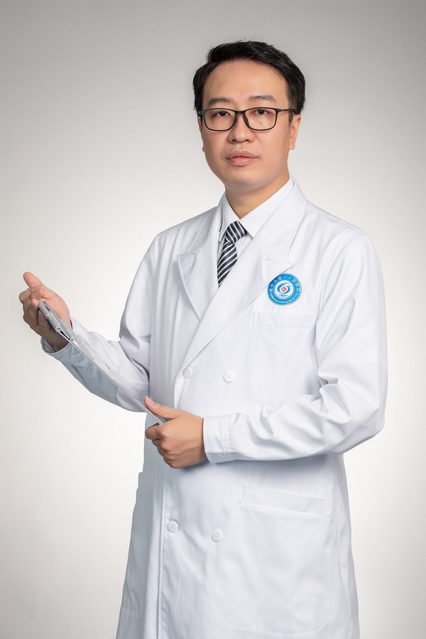 杨波